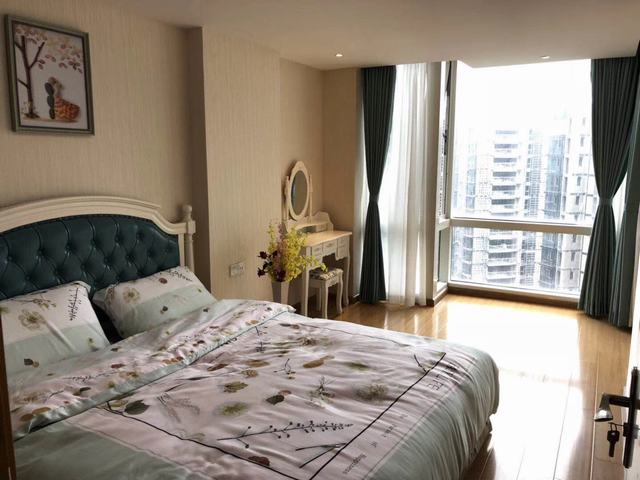 Bedrooms-Master Bedroom