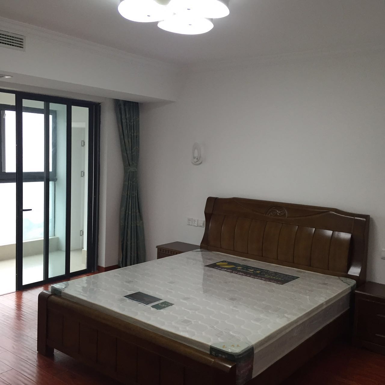 Bedrooms-Master Bedroom
