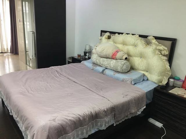 Bedrooms-Master Bedroom