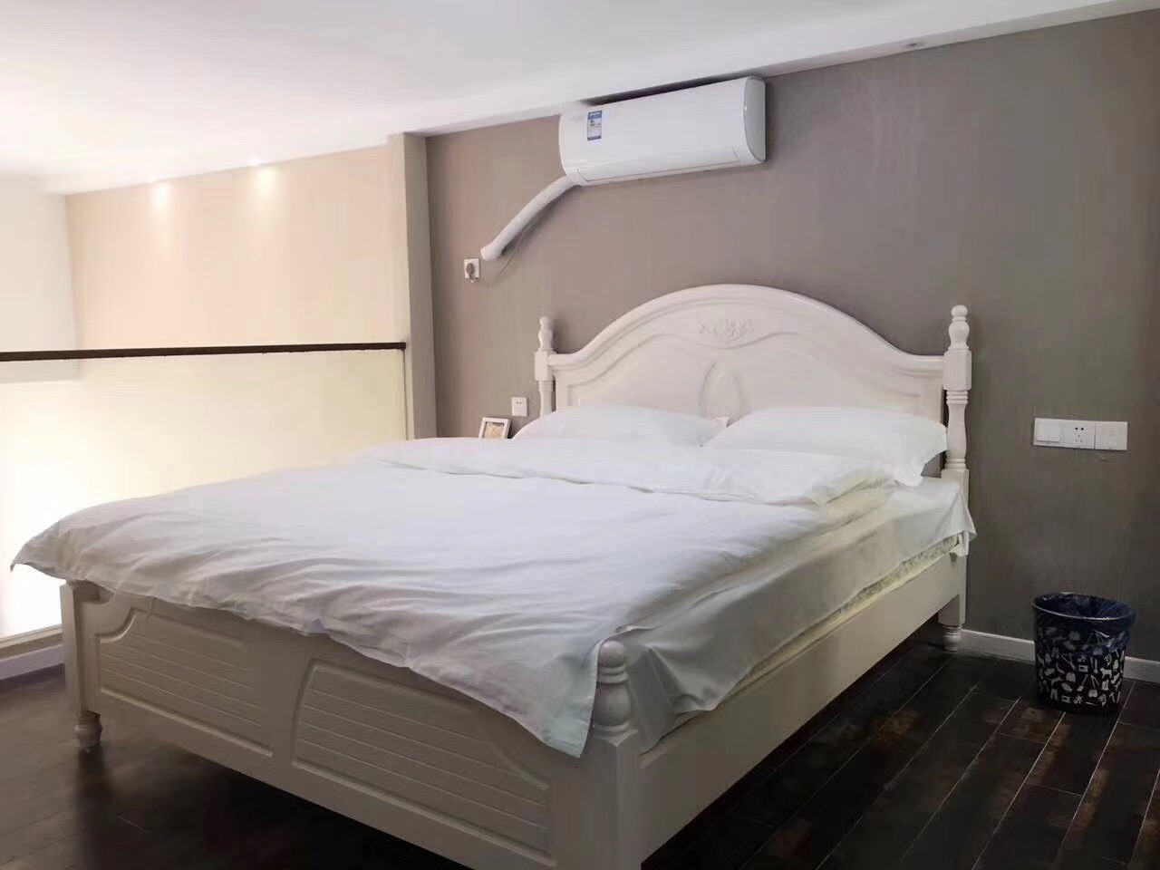 Bedrooms-Master Bedroom
