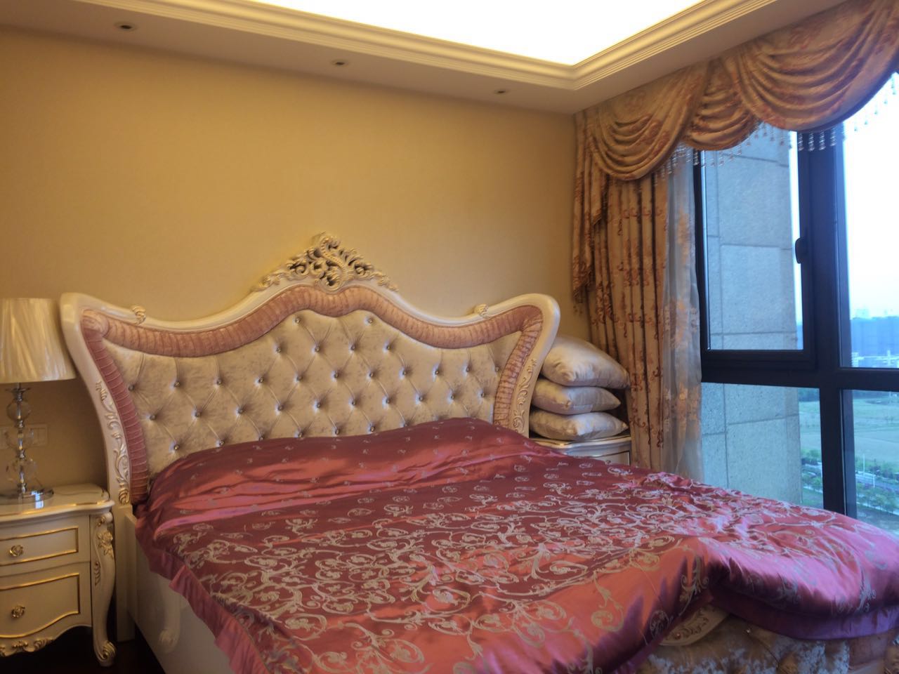 Bedrooms-Master Bedroom