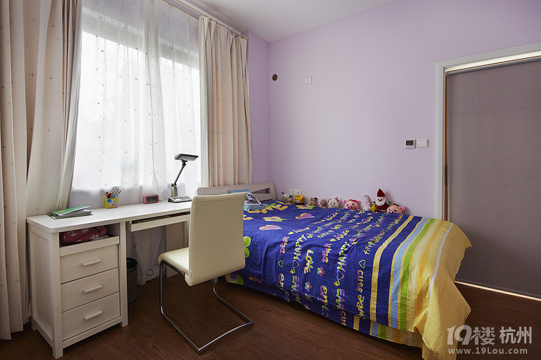 Bedrooms-Kids' Bedroom