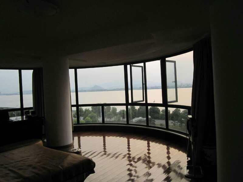 Bedrooms-Master Bedroom