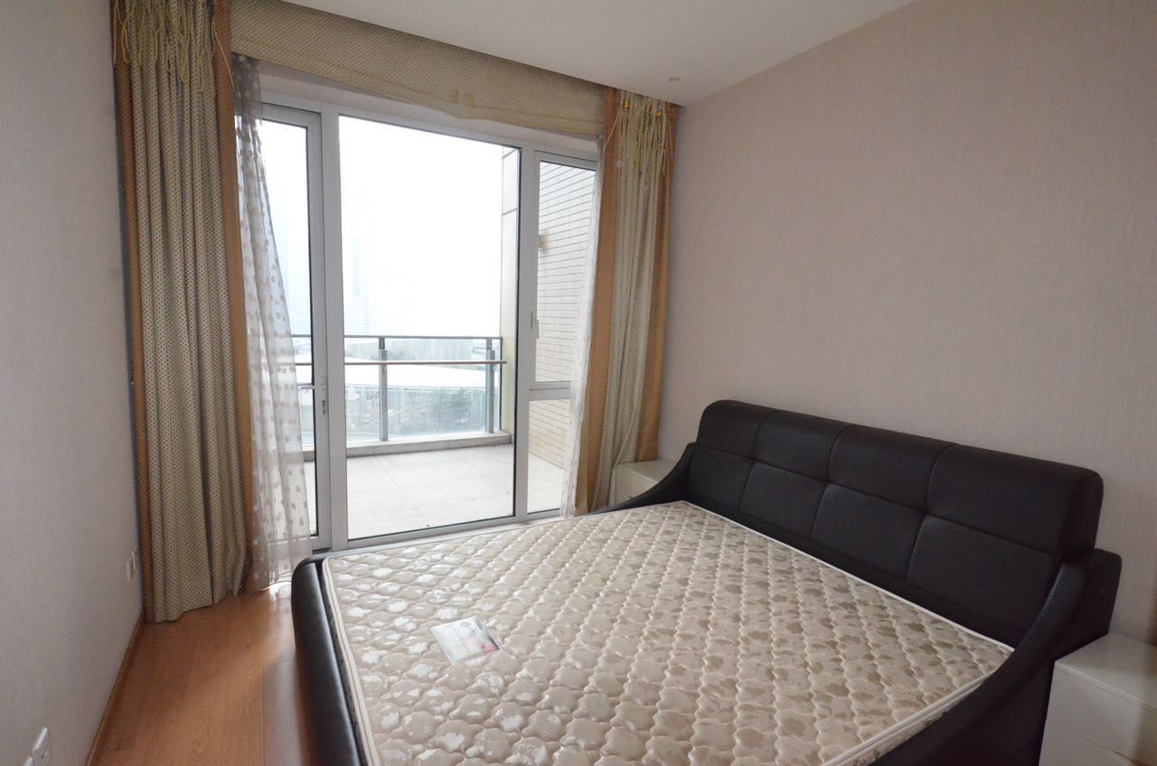 Bedrooms-Master Bedroom