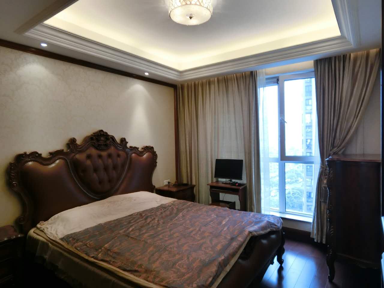 Bedrooms-Master Bedroom