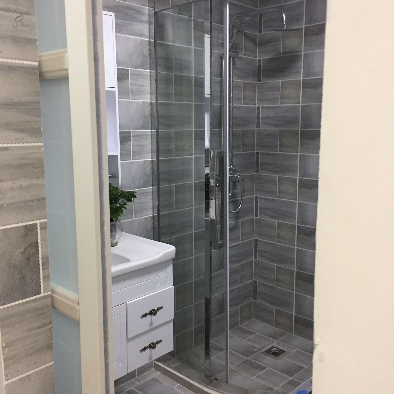 Bathrooms-Master Bathroom