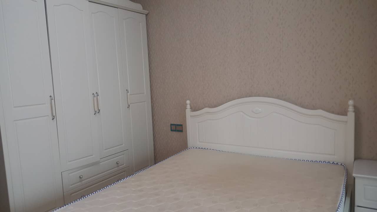 Bedrooms-Master Bedroom