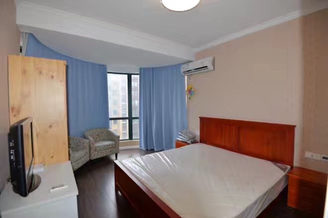 Bedrooms-Master Bedroom