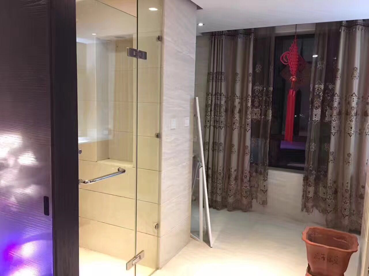 Bathrooms-Master Bathroom