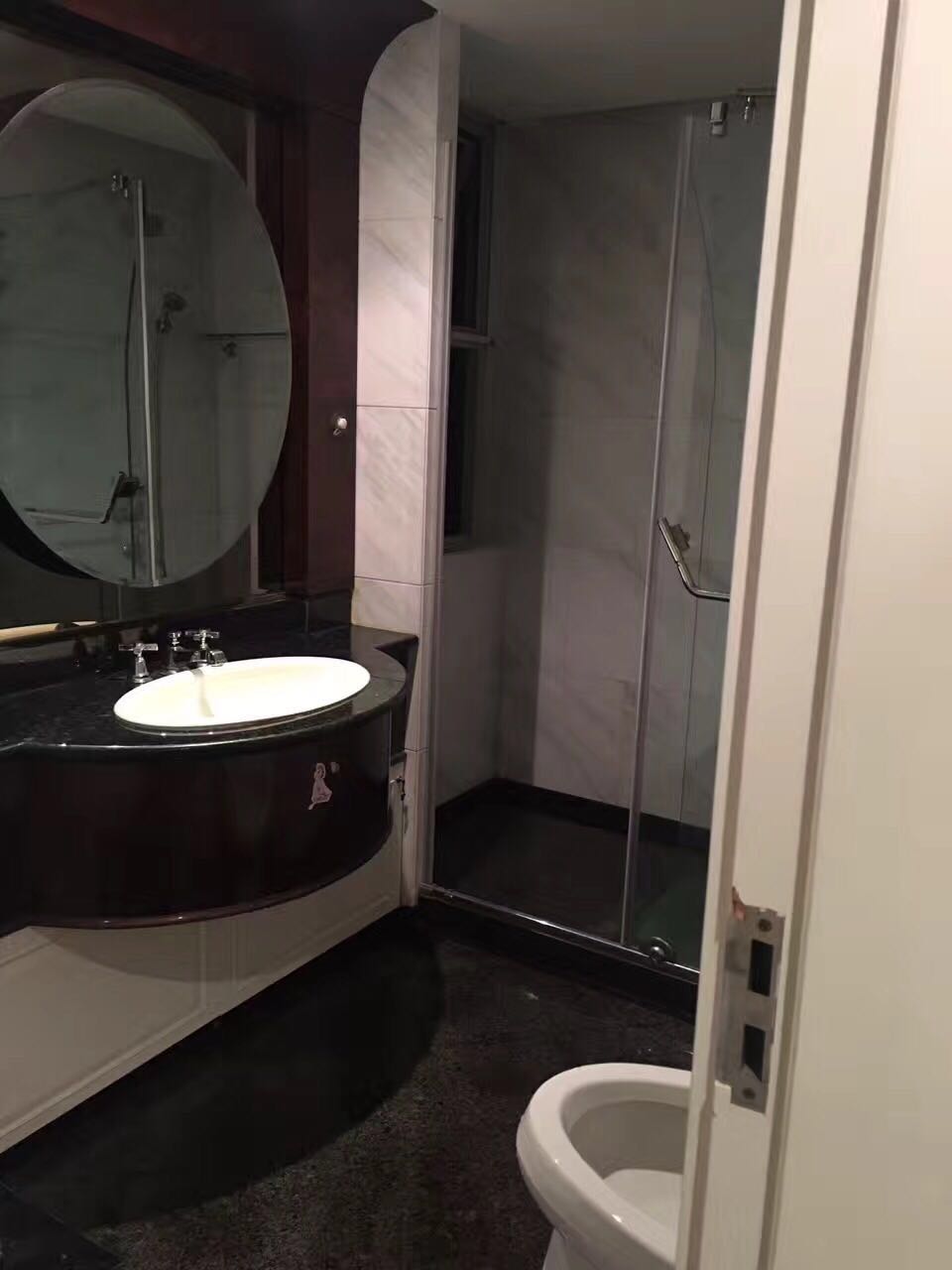 Bathrooms-Master Bathroom