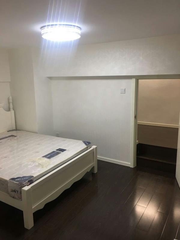Bedrooms-Master Bedroom