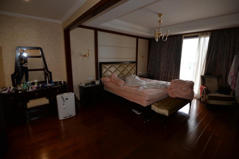 Bedrooms-Master Bedroom