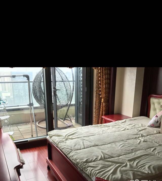 Bedrooms-Master Bedroom