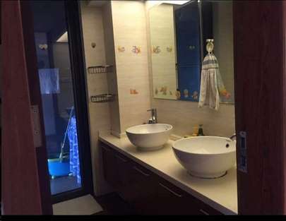 Bathrooms-Master Bathroom