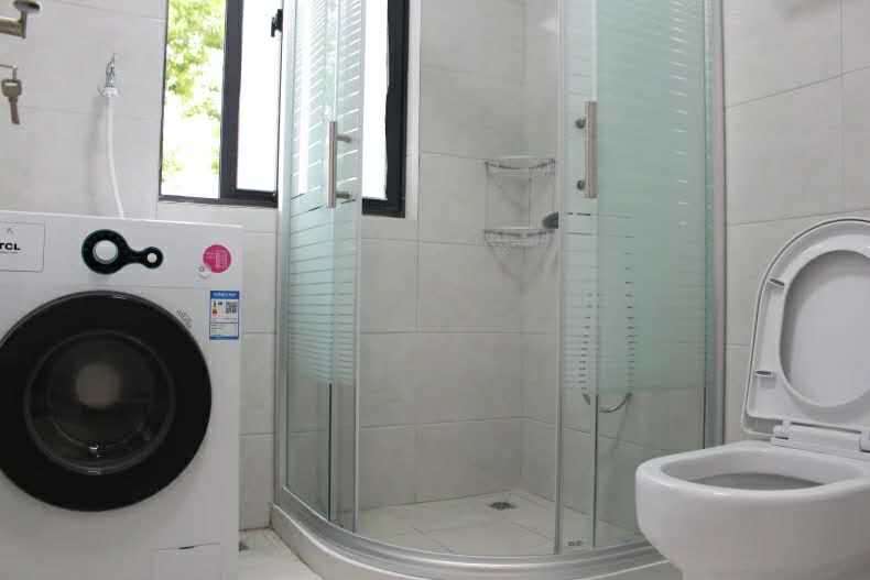 Bathrooms-Master Bathroom