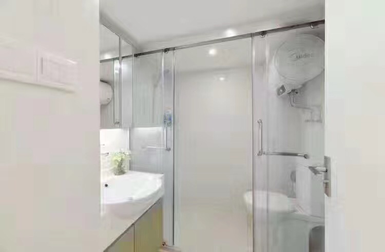 Bathrooms-Master Bathroom