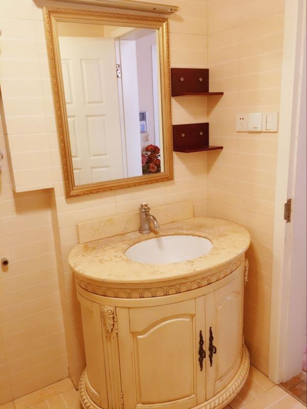 Bathrooms-Master Bathroom