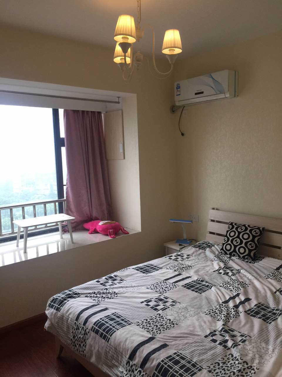 Bedrooms-Master Bedroom