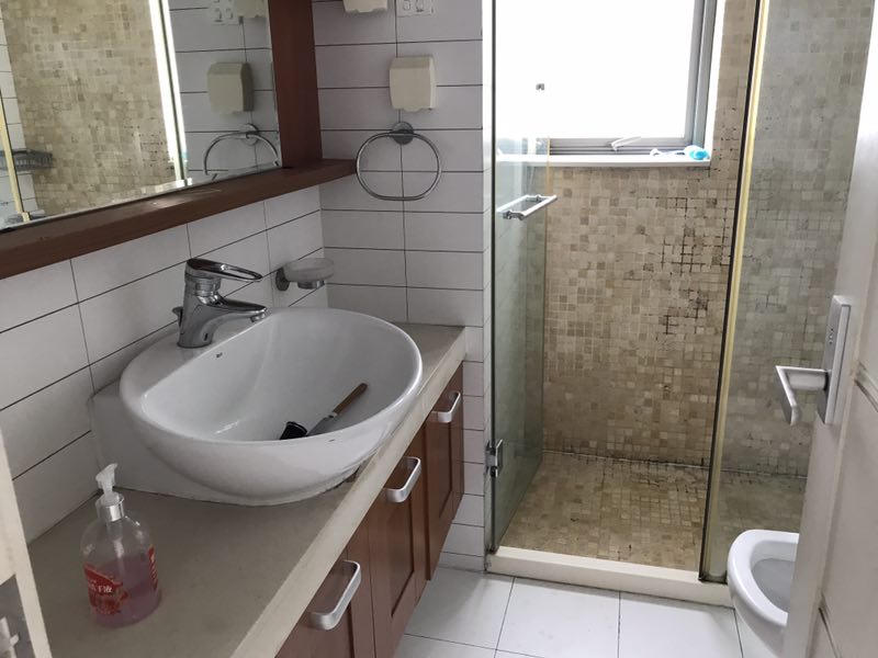 Bathrooms-Master Bathroom