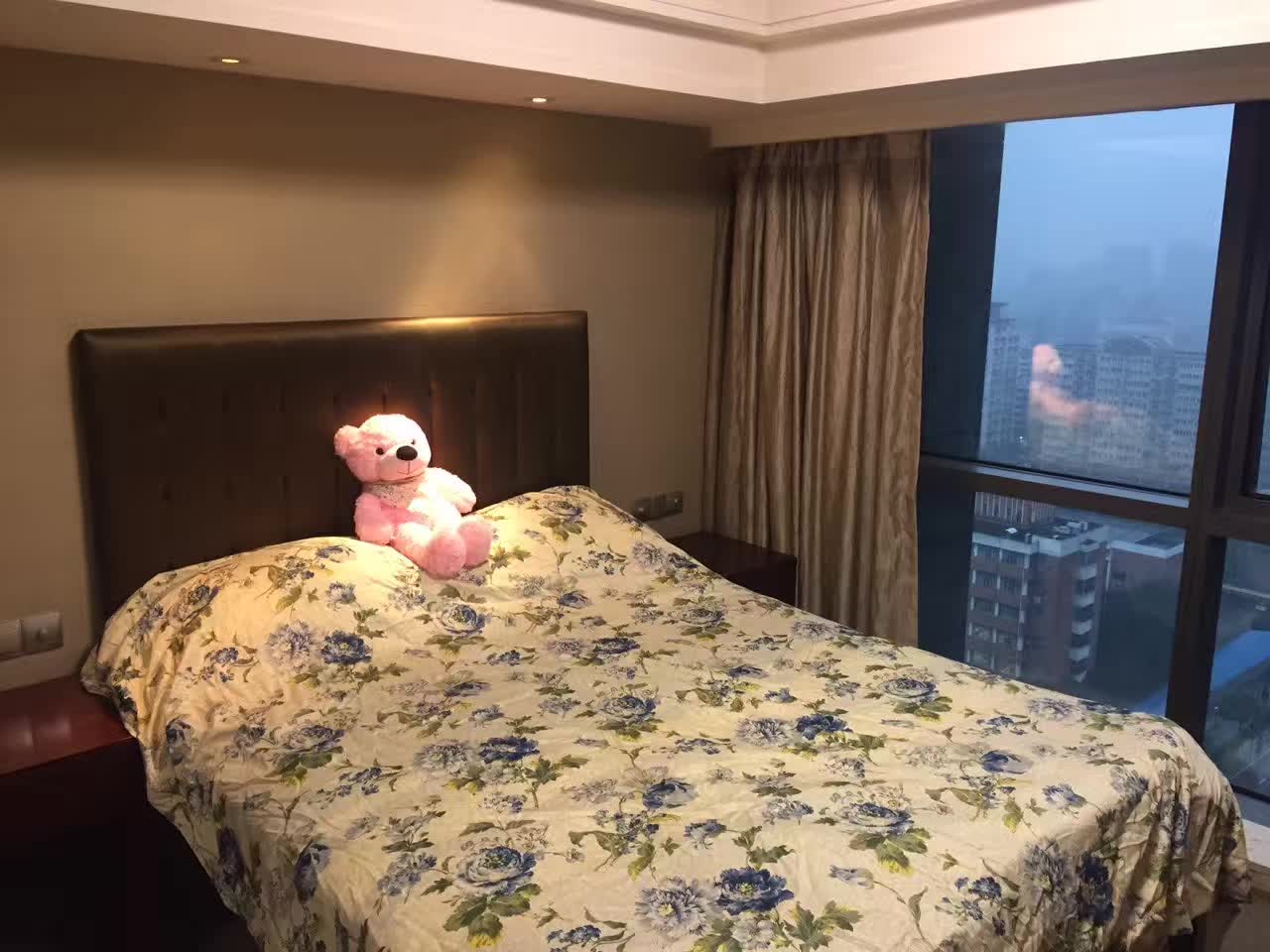 Bedrooms-Master Bedroom