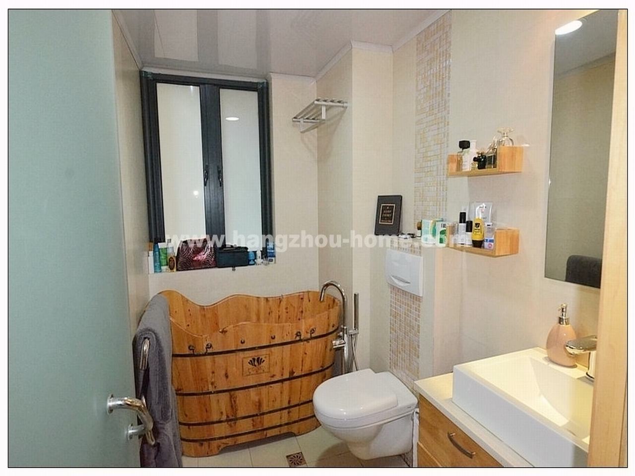 Bathrooms-Master Bathroom
