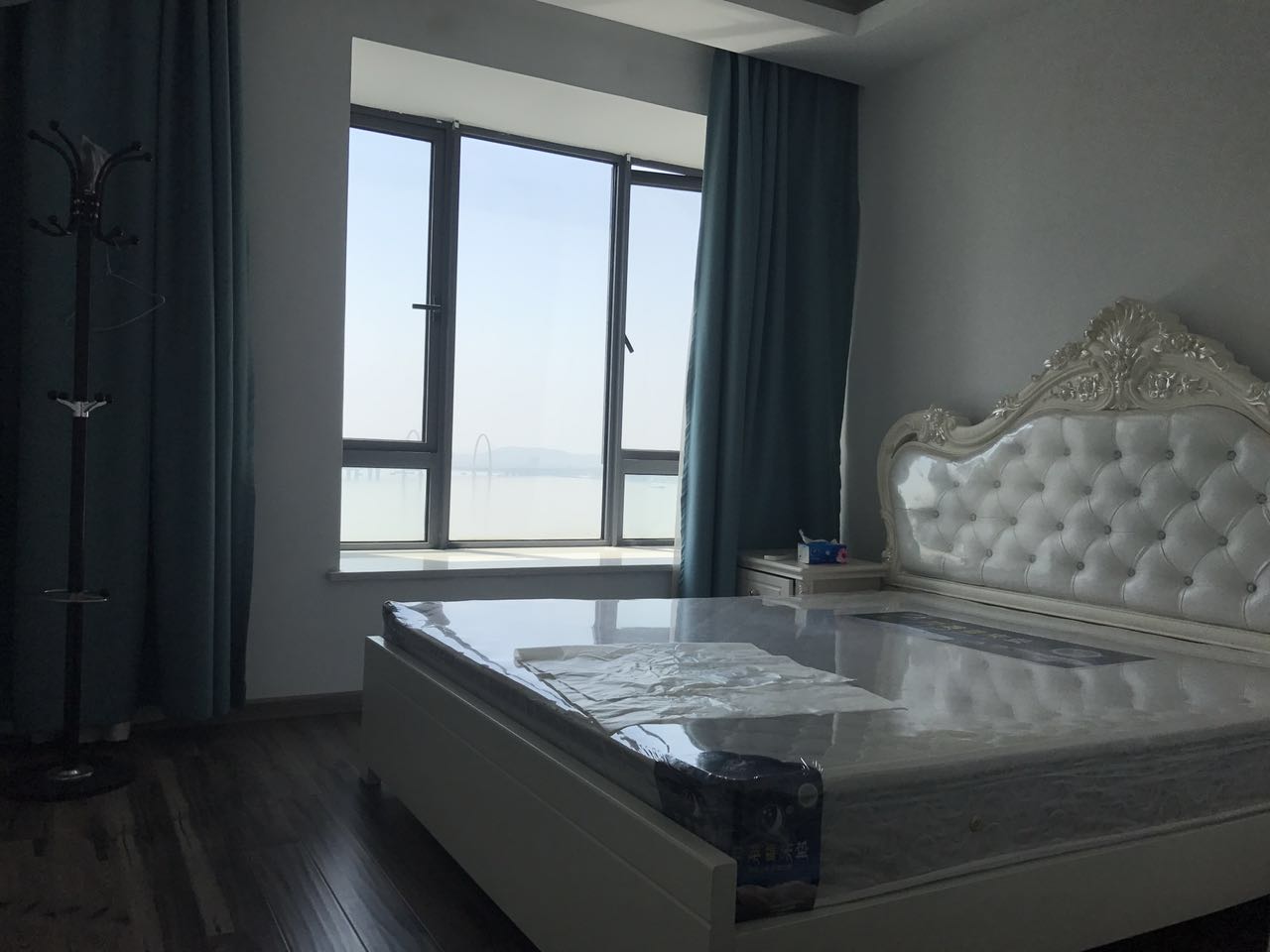 Bedrooms-Master Bedroom