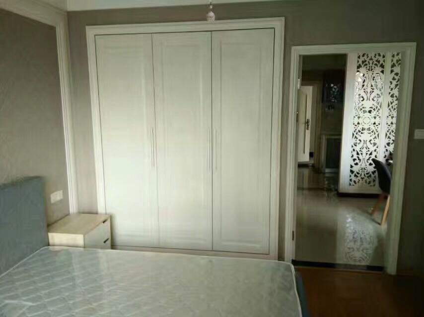 Bedrooms-Master Bedroom