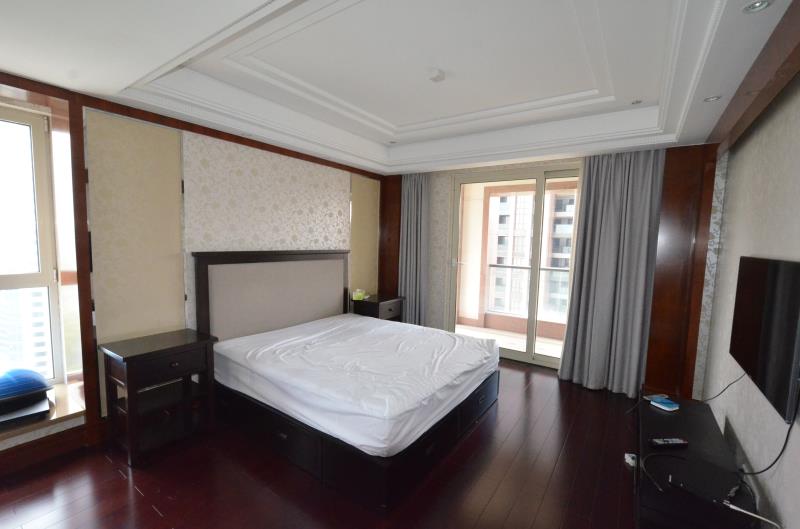 Bedrooms-Master Bedroom