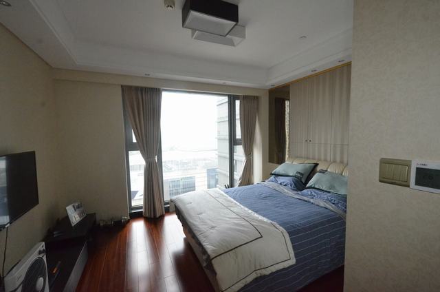 Bedrooms-Master Bedroom