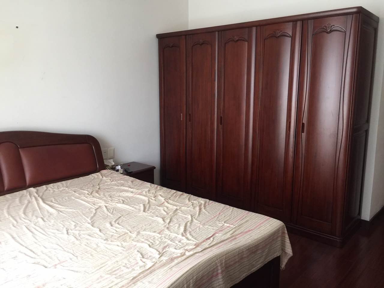 Bedrooms-Master Bedroom