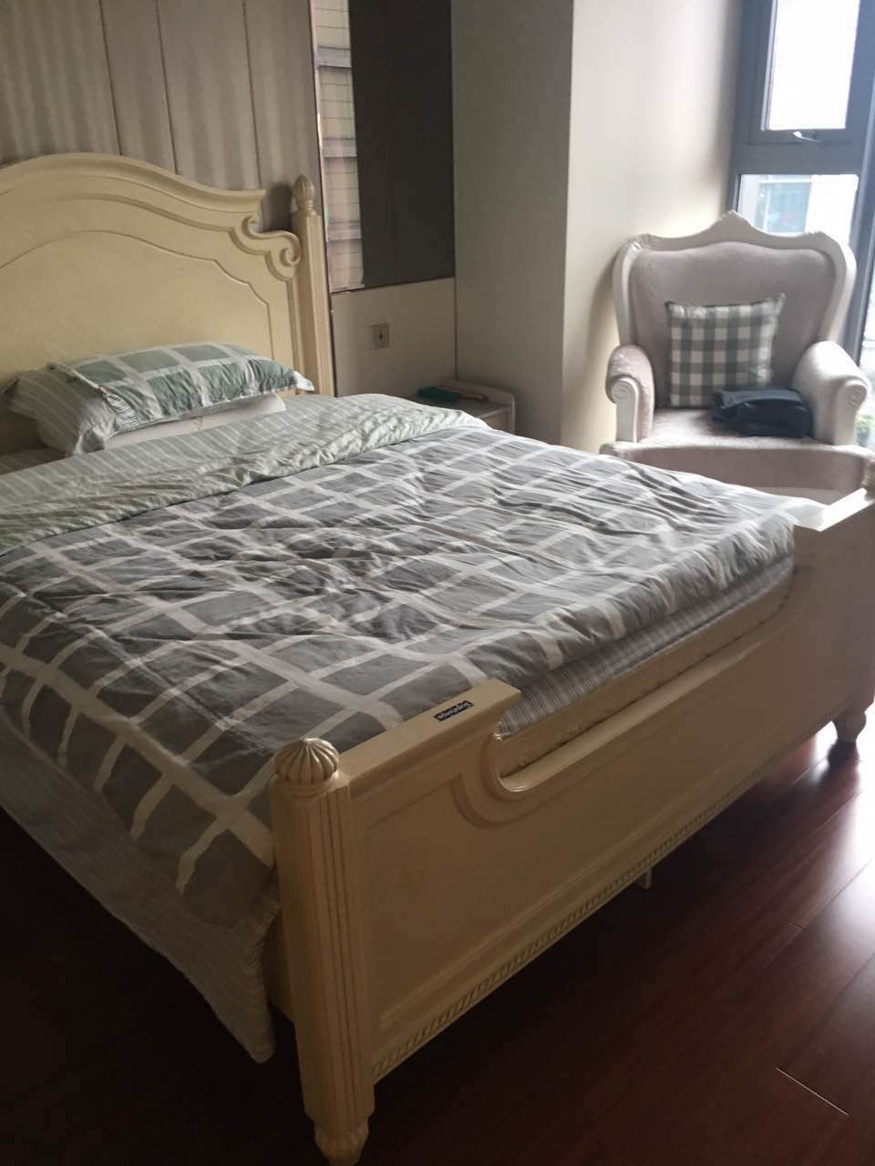 Bedrooms-Master Bedroom