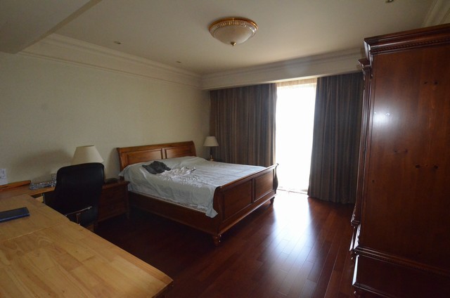Bedrooms-Master Bedroom