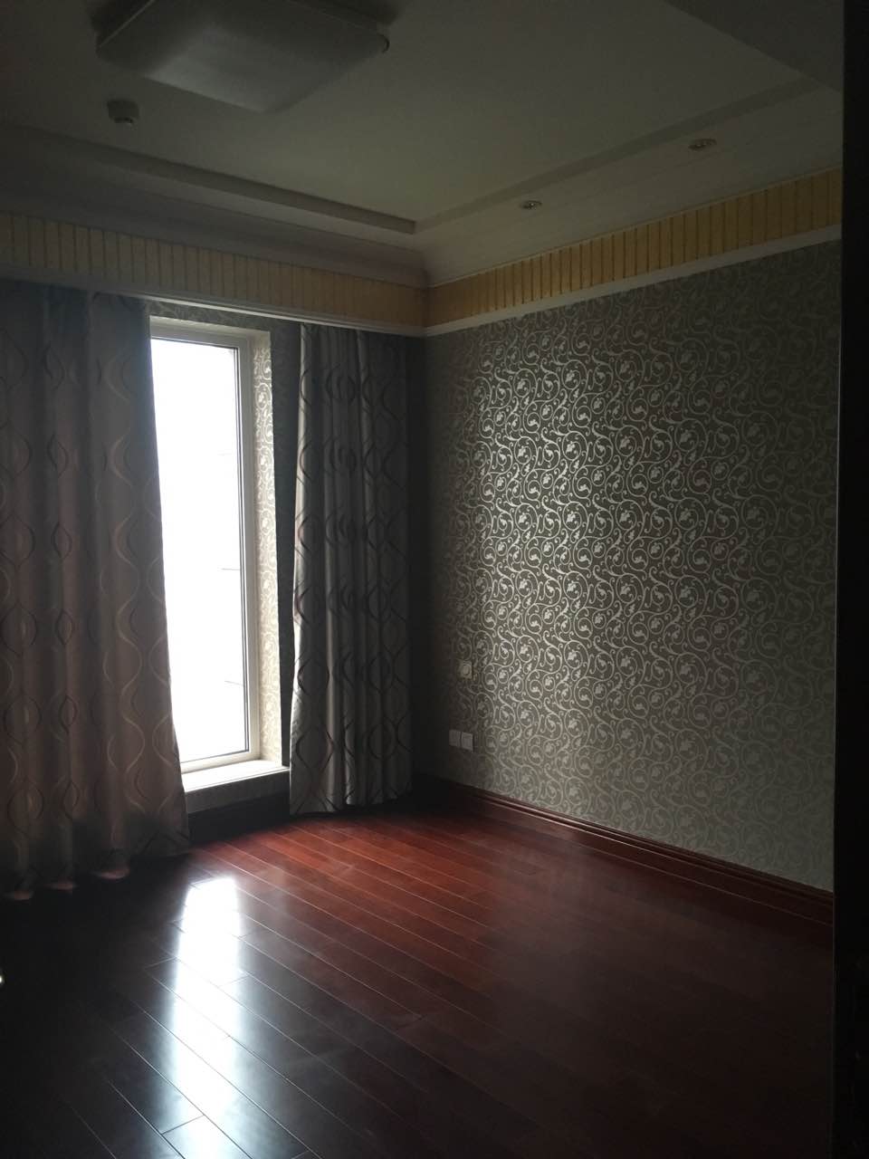 Bedrooms-Master Bedroom