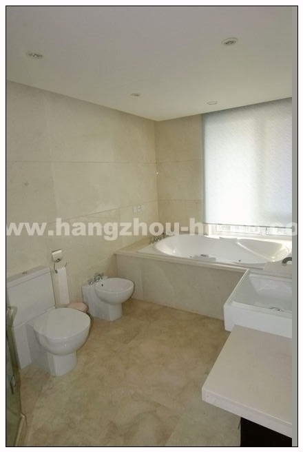 Bathrooms-Master Bathroom