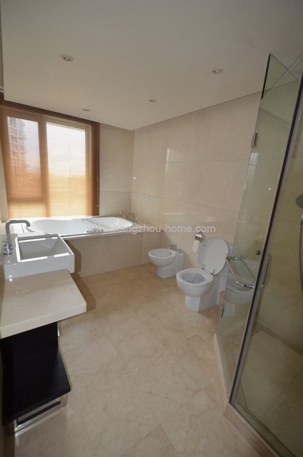 Bathrooms-Master Bathroom