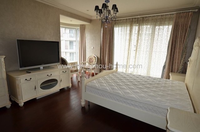 Bedrooms-Master Bedroom