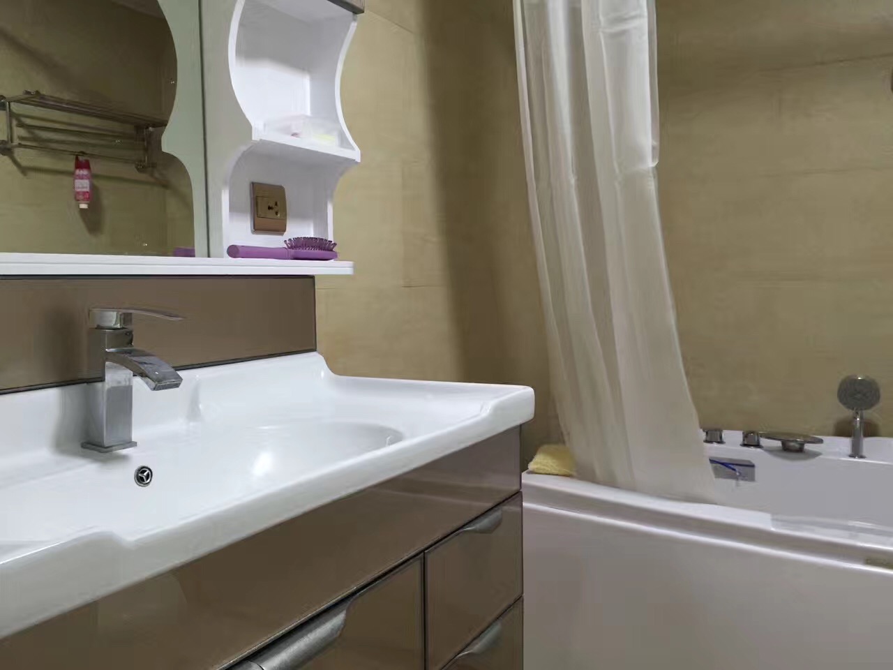 Bathrooms-Master Bathroom
