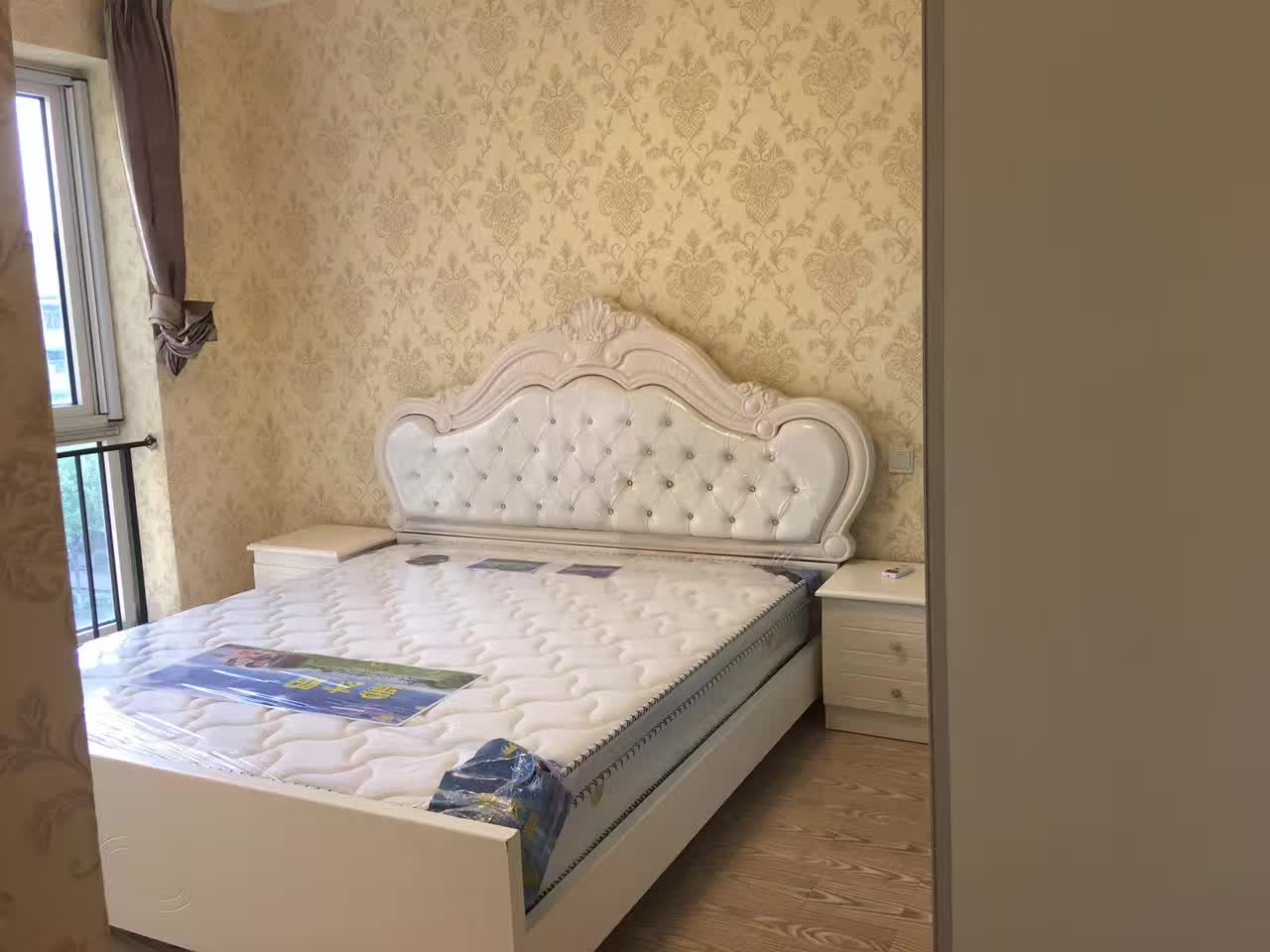 Bedrooms-Master Bedroom