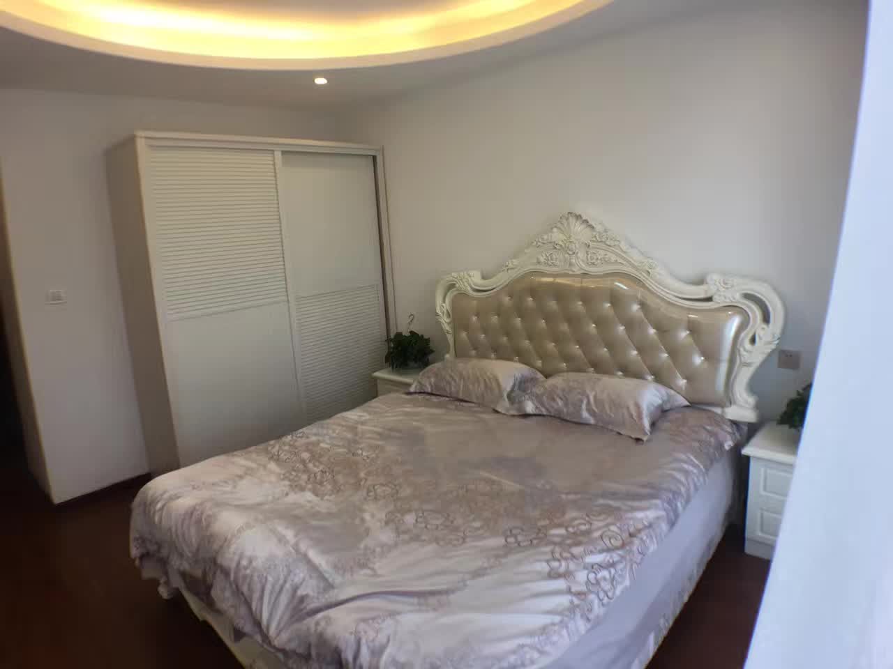 Bedrooms-Master Bedroom