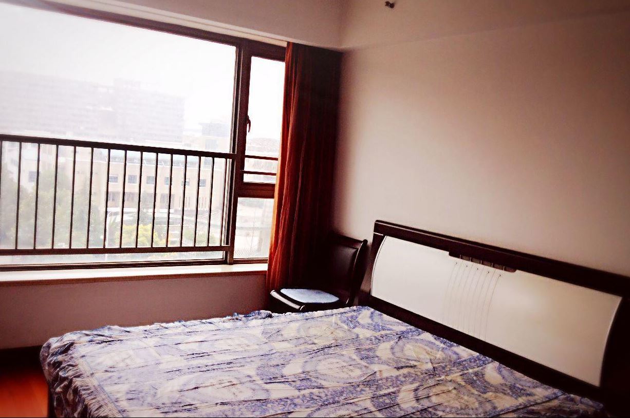 Bedrooms-Master Bedroom