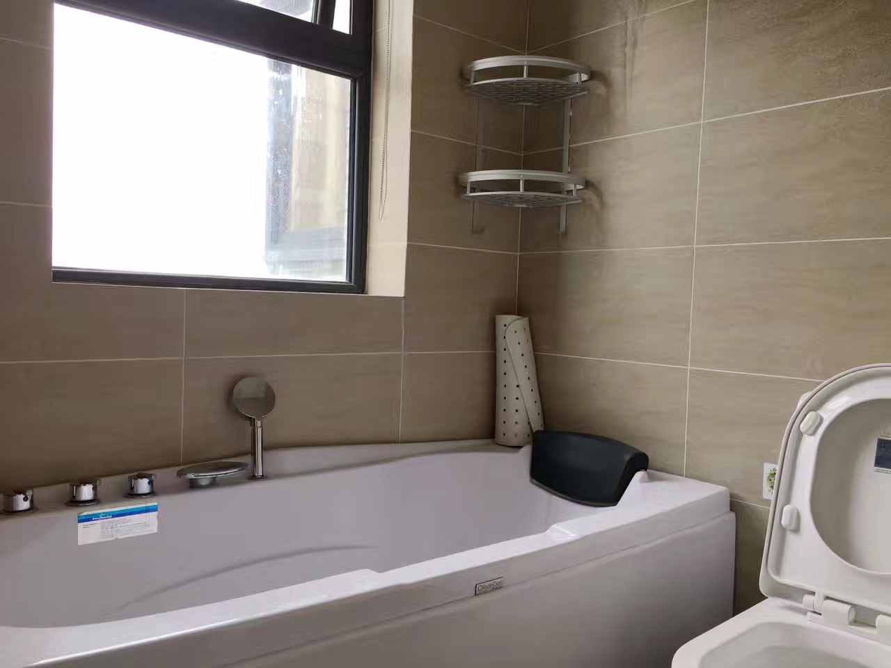 Bathrooms-Master Bathroom