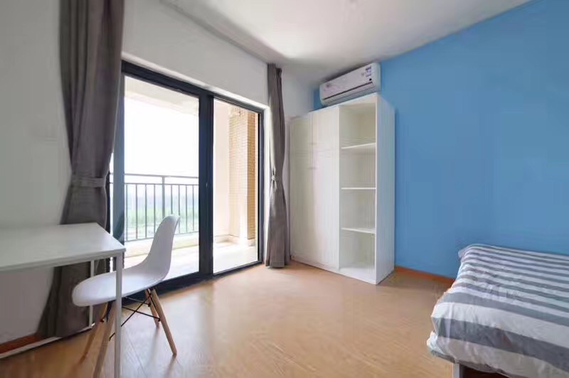 Bedrooms-Master Bedroom