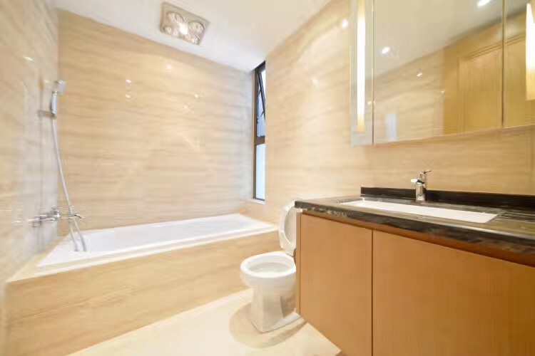 Bathrooms-Master Bathroom