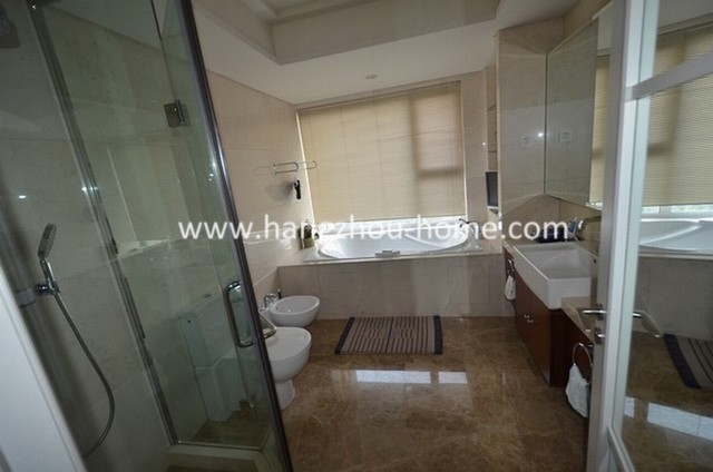 Bathrooms-Master Bathroom