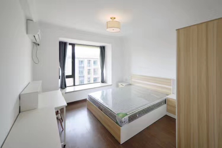 Bedrooms-Master Bedroom