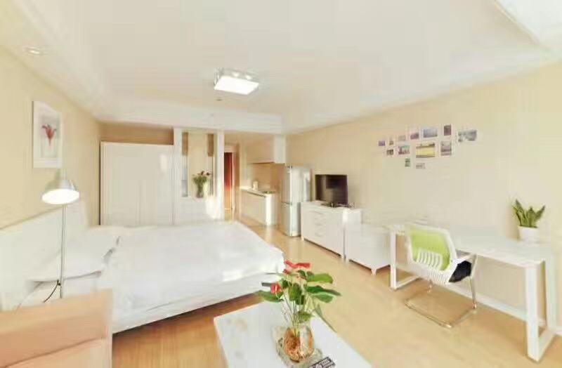 Bedrooms-Master Bedroom