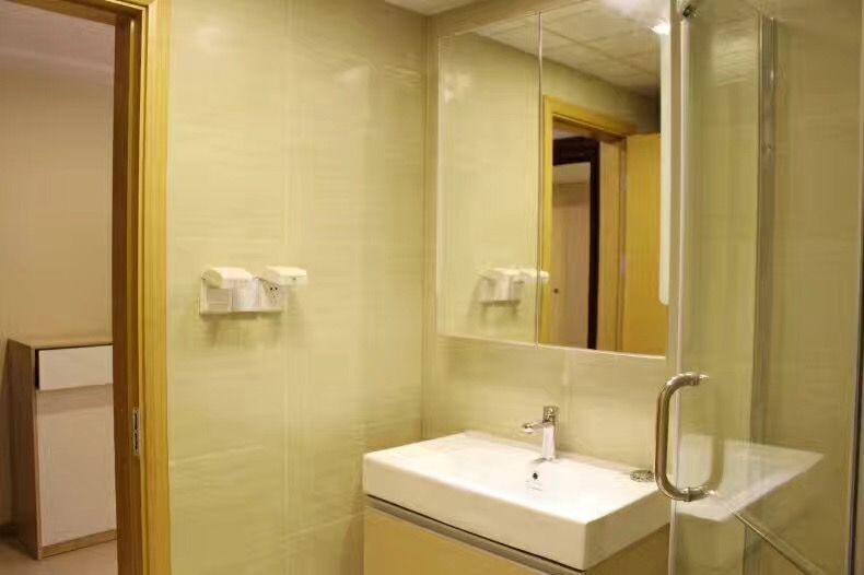 Bathrooms-Master Bathroom