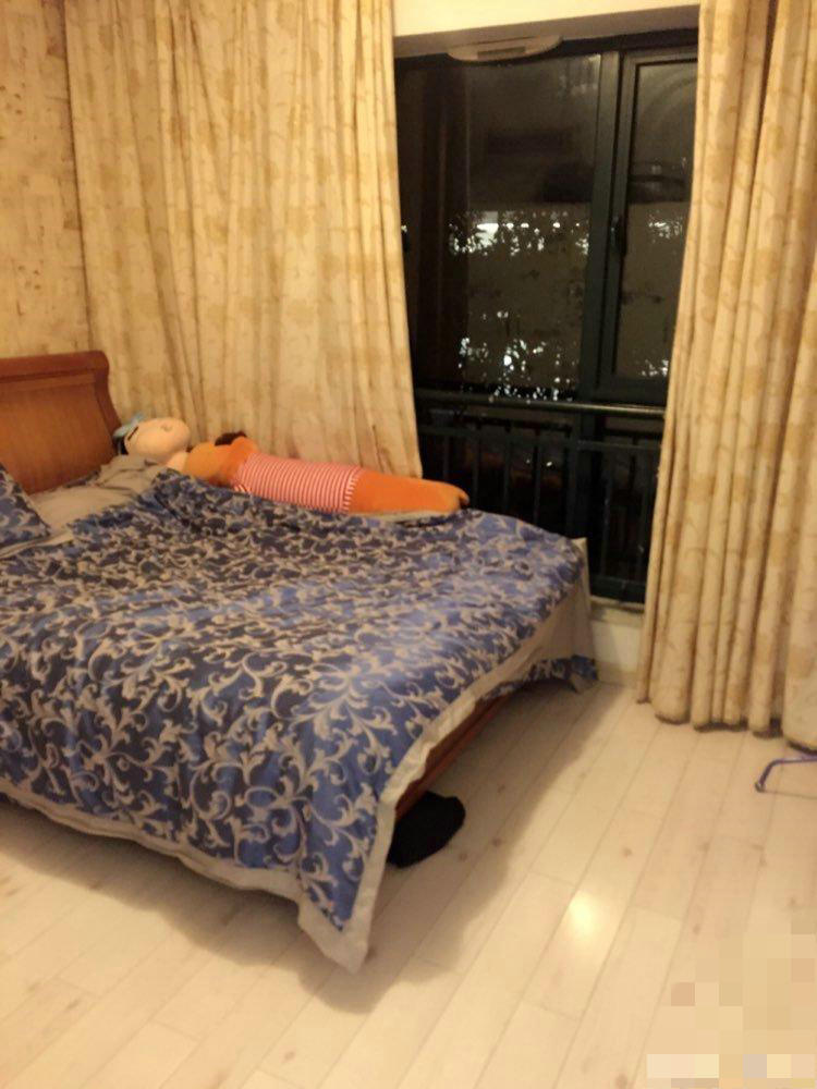 Bedrooms-Master Bedroom