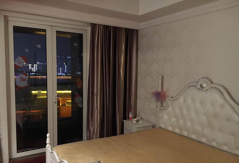 Bedrooms-Master Bedroom