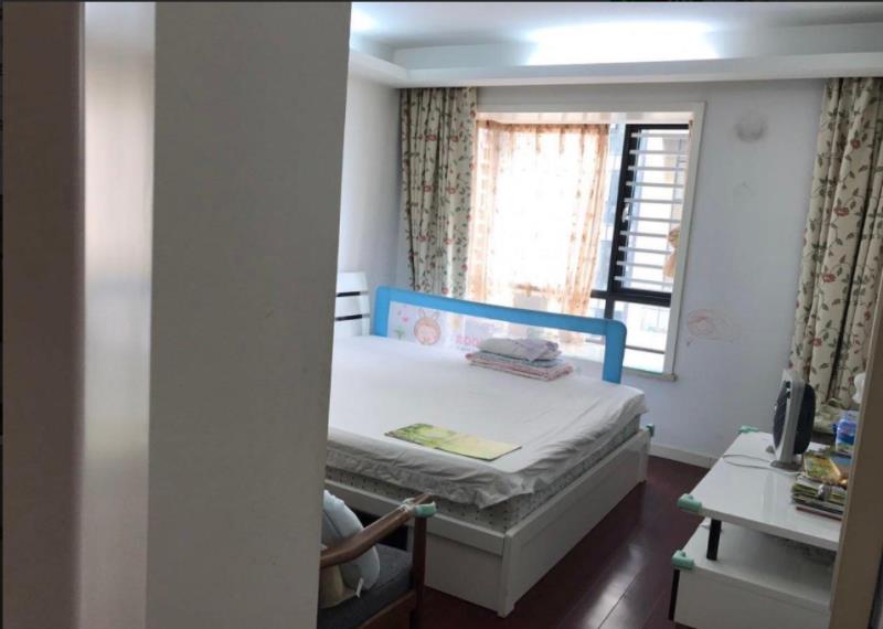 Bedrooms-Master Bedroom